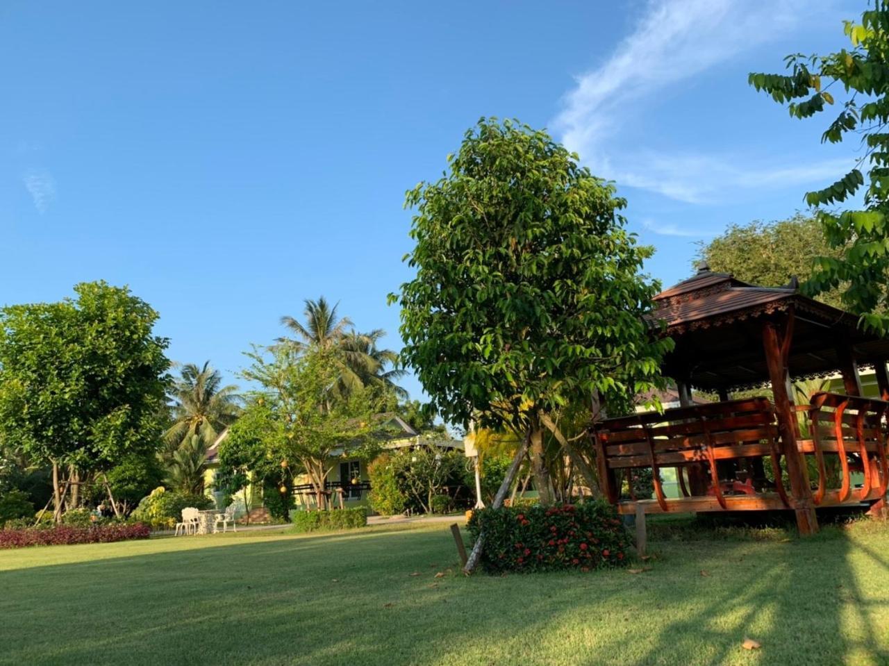 Aranya Resort Chumphon Exteriör bild